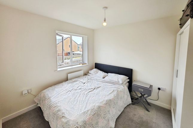 2, Peterborough photo 4