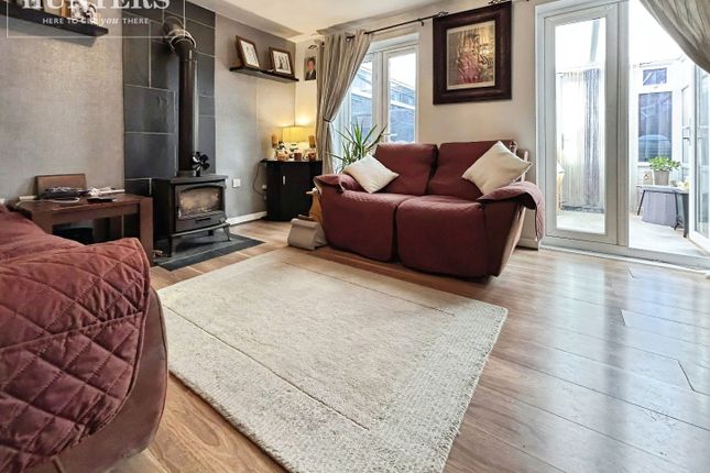 12, Woodcross Avenue, Barnsley photo 3
