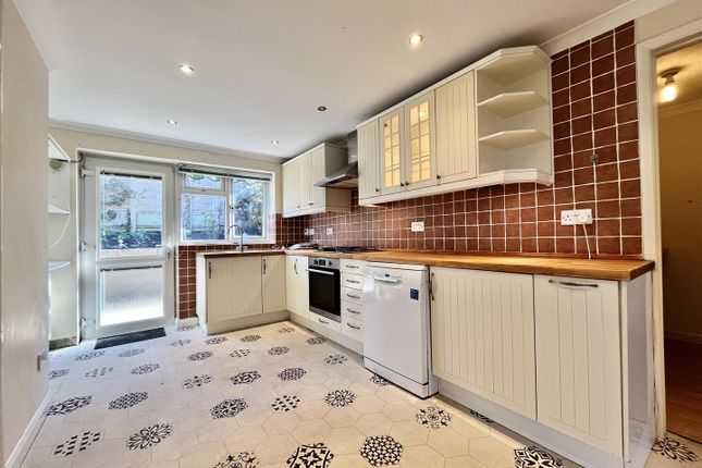2, Smugglers Way, Fairlight photo 2