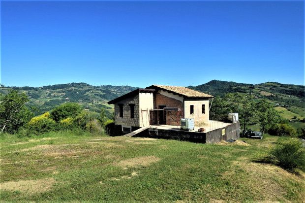 Thumbnail Detached house for sale in Castiglione Messer Raimondo, Teramo, Abruzzo