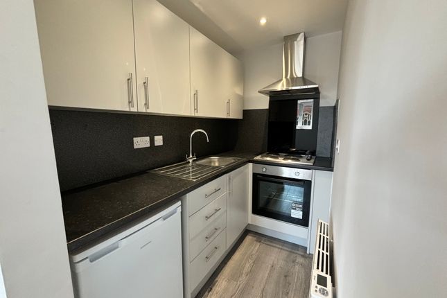 22, LEICESTER photo 3