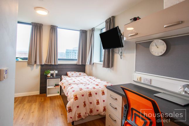 Apartment, 210, Sheffield photo 2