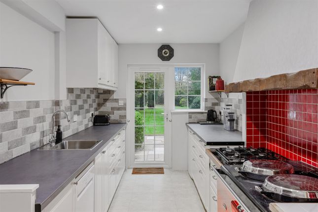 51, Green Lane, Tadworth photo 4