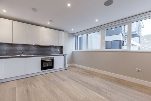 Flat 39 Sidcup House 12-18 Station Road, London photo 2