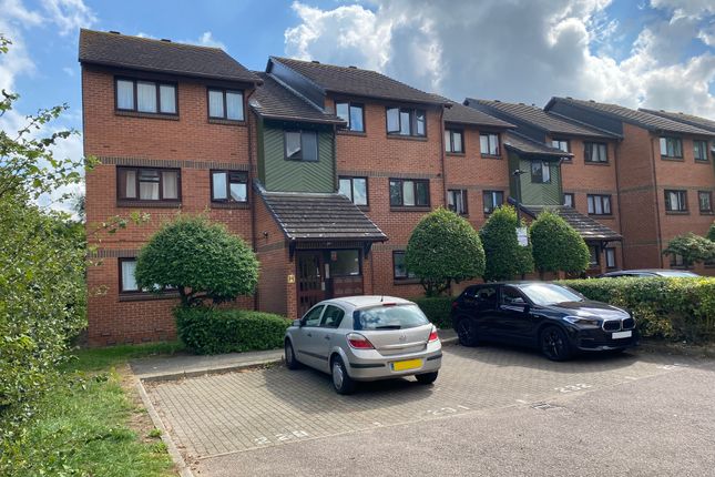 Flat for sale in Maltby Drive, Enfield