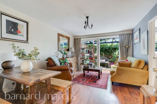 1-bed flat on 51, Tidenham Gardens, Croydon, £250,000