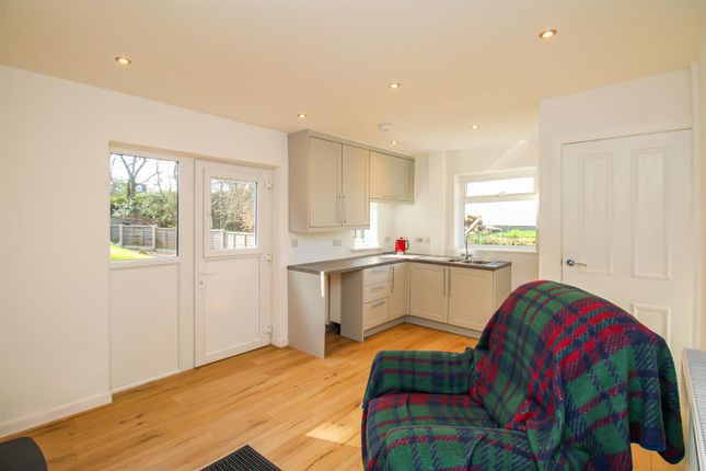 35, Almshouse Lane, Wakefield photo 4
