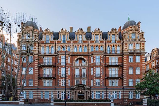 101, Clarendon Court, London photo 3