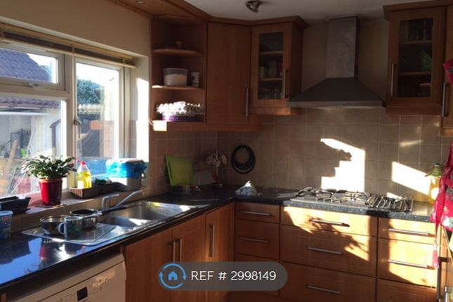 Thorpe Lea Road, Egham photo 3