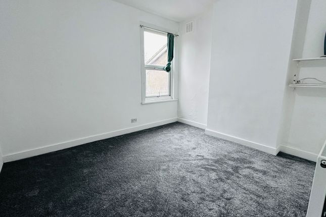 Flat for sale in Claremont Road, Harrow
