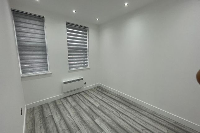 45a The Broadway, Southall photo 4