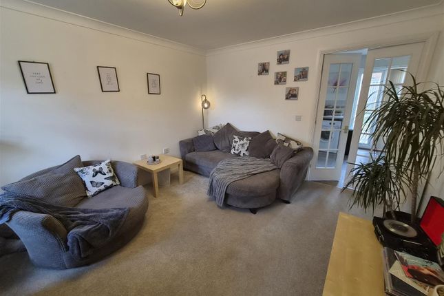 86, Lacock Gardens, Maidstone photo 3