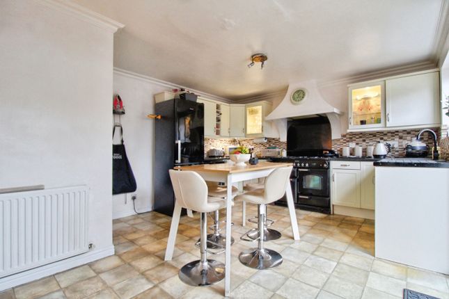 54, Wennington Road, Rainham photo 3