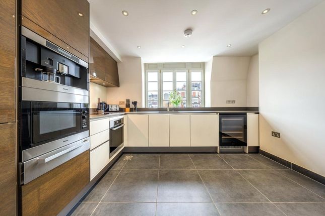 Flat 5, 42-43,, Hertford Street, London photo 2