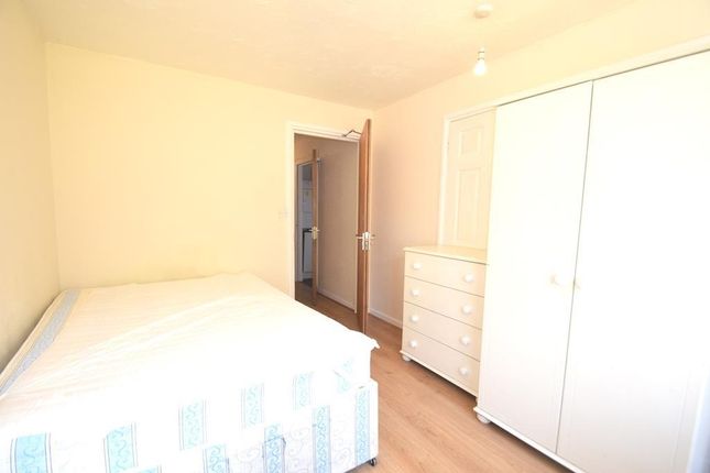 Room To Rent In Double Bedroom Bosanquet Close Uxbridge