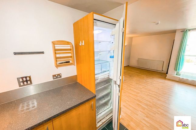 107, Lexicon Apartments, Essex photo 4