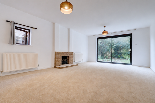 5, Lacey Drive, High Wycombe photo 2