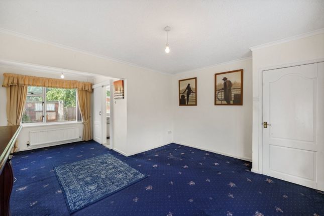 6, Meadow Close, Pontypool photo 4