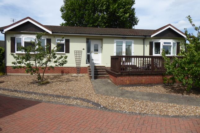 2-bed caravan on 8 Lonsborough Gardens, Ranksborough Hall, Langham, Oakham, £139,950