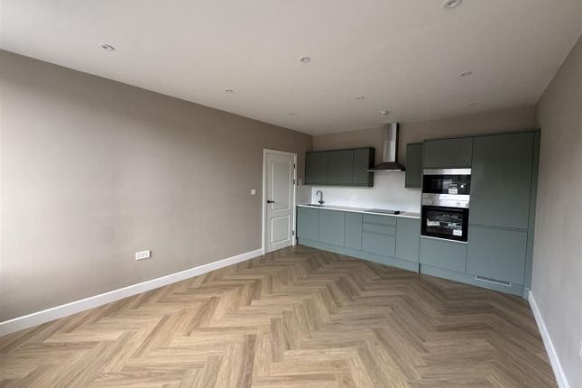 Flat 1 - High Road, Finchley