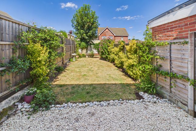 23 Gardenia Drive, Fareham photo 4