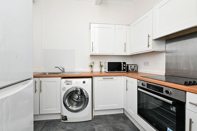 36 (1F1), Parsons Green Terrace, Meadowbank, Edinburgh photo 4