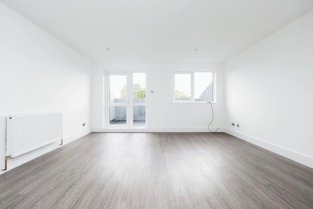 Thumbnail Flat to rent in Station Road, Bromley