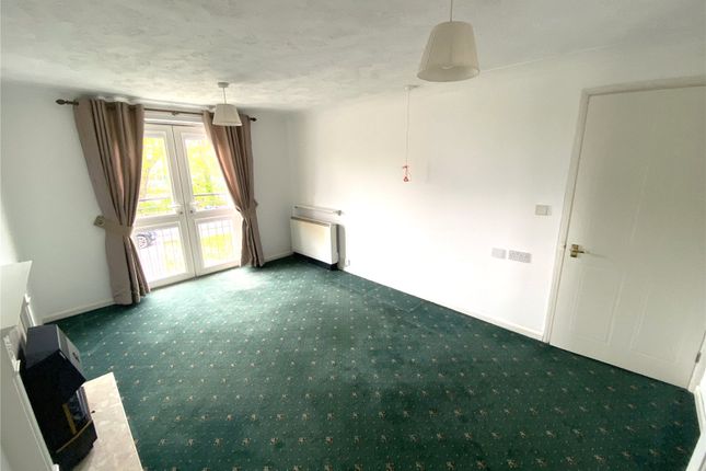 Flat for sale in King Georges Close, Rayleigh, Essex