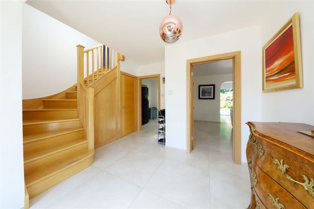 46, Broadwood Avenue, Ruislip photo 4