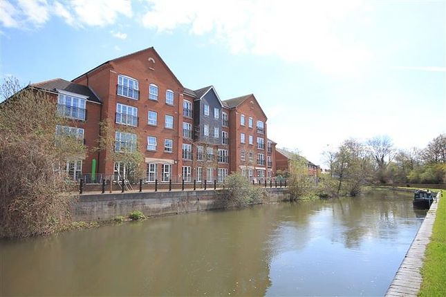 19, Hunters Wharf, Reading photo 2