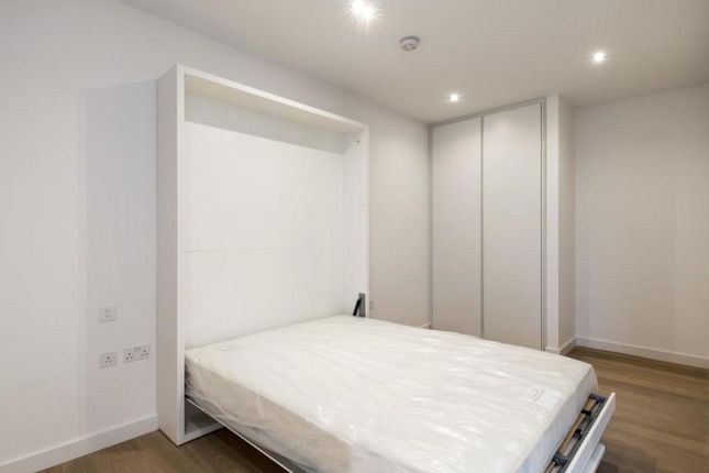 Apt F7-10, Plimsoll Building, London photo 3