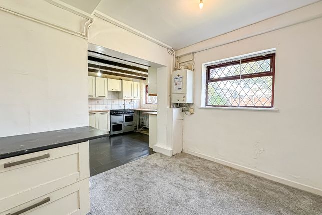 17 Ronaldsway, Wirral photo 3