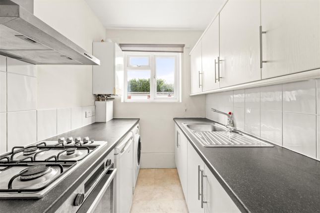 Flat 23, Ashton Court, Moss Lane, Sale photo 4