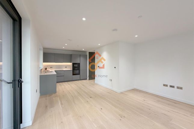 1-bed flat on 103 Northam Tower, 2 Mabyn Lane, London, £2,350/mo