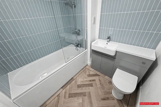8, Bermuda Place, Eastbourne photo 3
