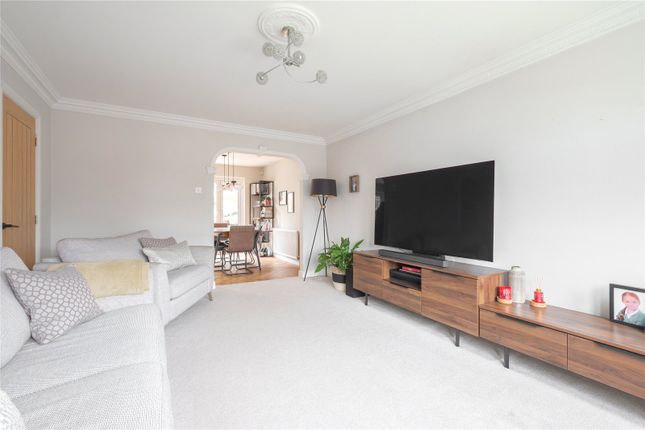 89, Pennine Gardens, Huddersfield photo 2