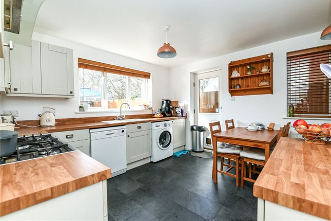 4, Forest Oak Drive, Hampshire photo 3