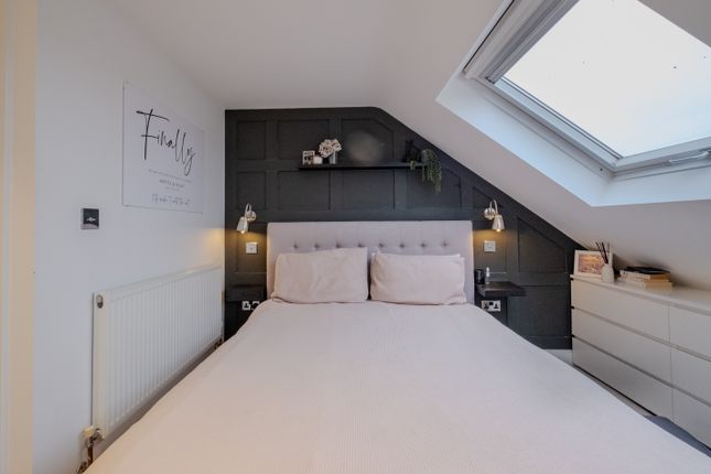 Flat for sale in Beechcroft Road, London