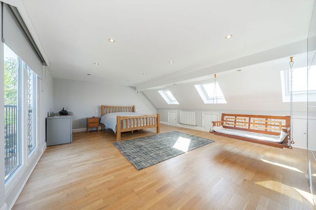 12, Broomfield, Sunbury-On-Thames photo 4