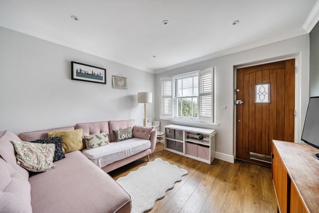 72B, Kings Road, Surrey photo 3