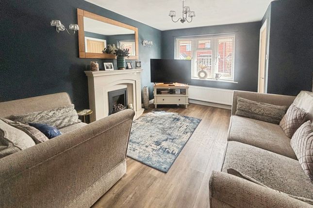 26, Coulter Grove, Wolverhampton photo 2