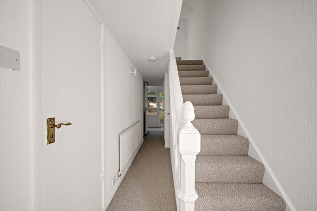 12, Maiden Erlegh Avenue, London photo 3