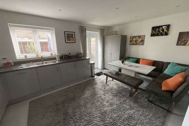 Stroudley Drive, Burgess Hill photo 3