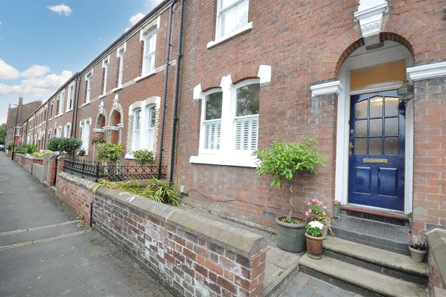 17, Kings Avenue, Stone photo 2