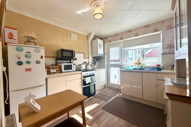 1 Exeter Close, Merthyr Tydfil photo 2