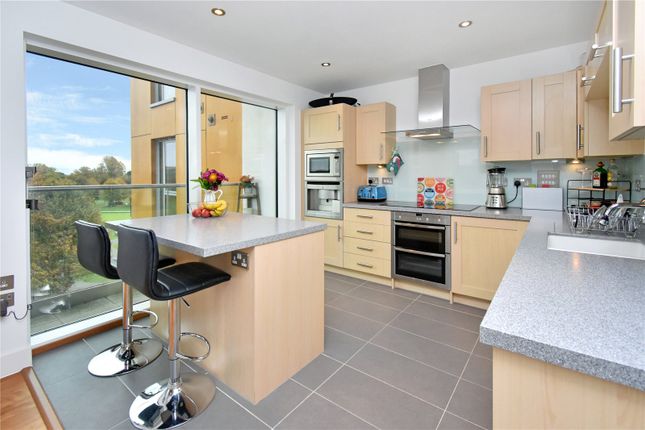 Flat for sale in Baily, Park Way, Newbury