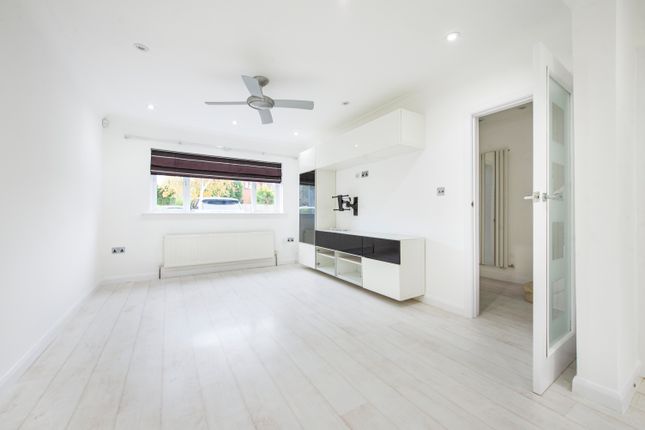 128, Hercies Road, Uxbridge photo 3