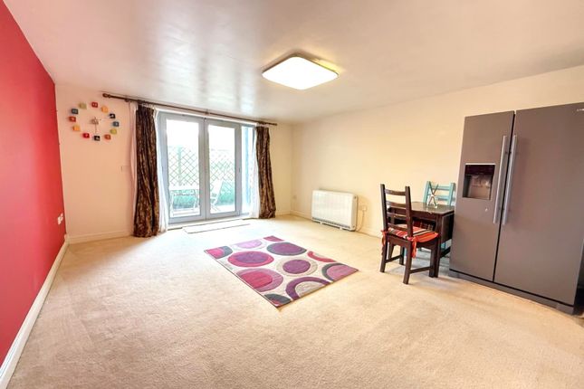 56, Kelvin Gate, Bracknell photo 3