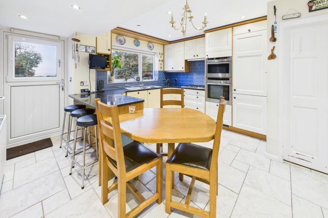18, Morley Close, Dronfield photo 3