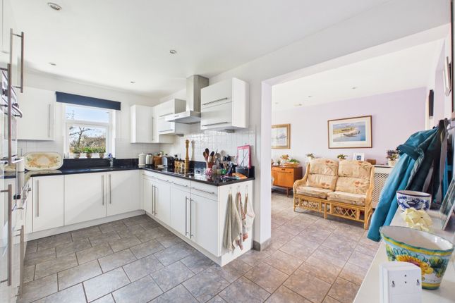 27, Nalders Road, Buckinghamshire photo 4